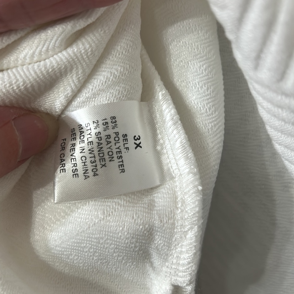 See N Be Seen white textured V-neck collared pullover 3x - Picture 8 of 8